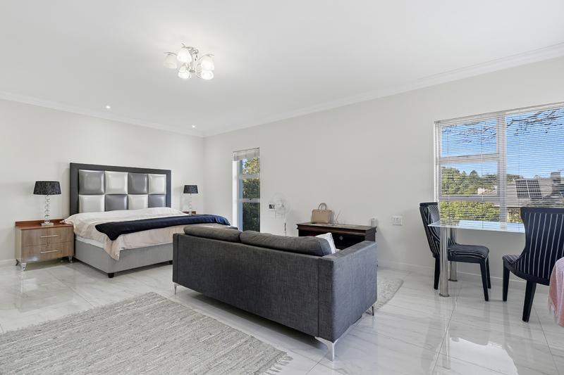 To Let 5 Bedroom Property for Rent in Pinelands Western Cape